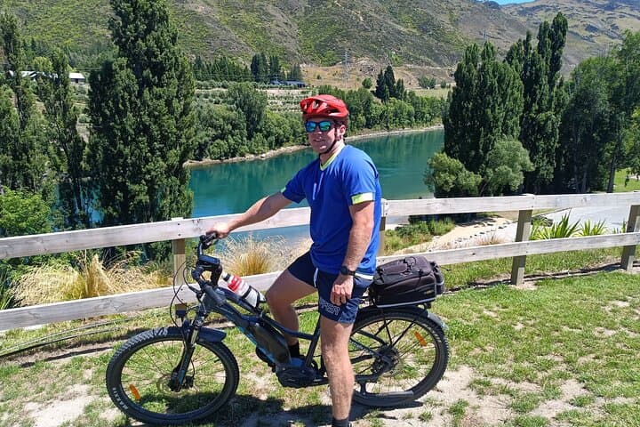 Lake Dunstan Trail E-Bike Rental & Return Shuttle — Cromwell to Clyde Ride photo 2