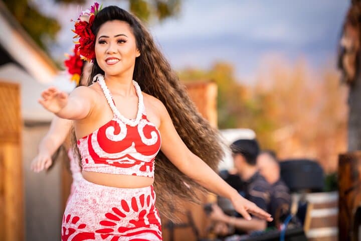 Small-Group Luau in Kihei: Gilligans' Island Polynesian Feast & Fire Dance