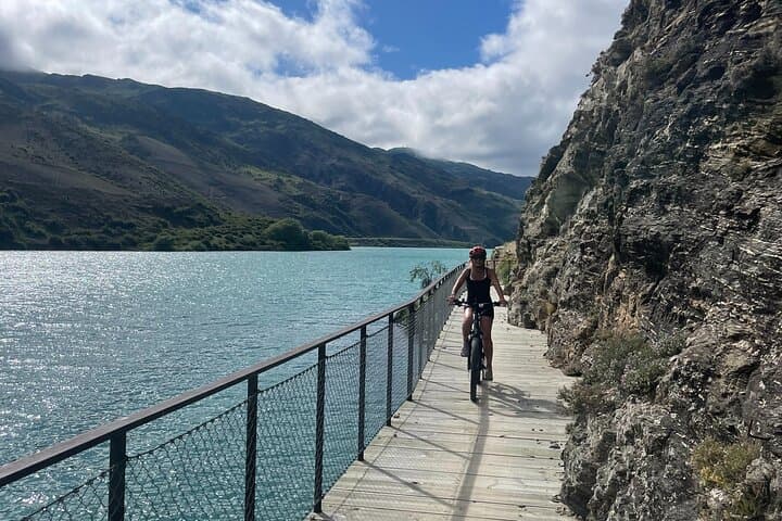 Lake Dunstan Trail E-Bike Rental & Return Shuttle — Cromwell to Clyde Ride photo 6