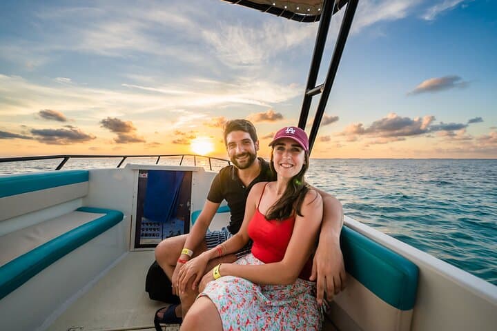 Private Sunset Boat Trip to Isla Mujeres from Cancún
