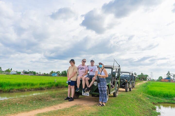 Tonle Sap Floating Village Sunset: Jeep, Village & Boat Experience photo 3