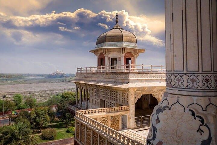 Sunrise to Sunset: Taj Mahal Day Trip from Delhi by Car photo 3