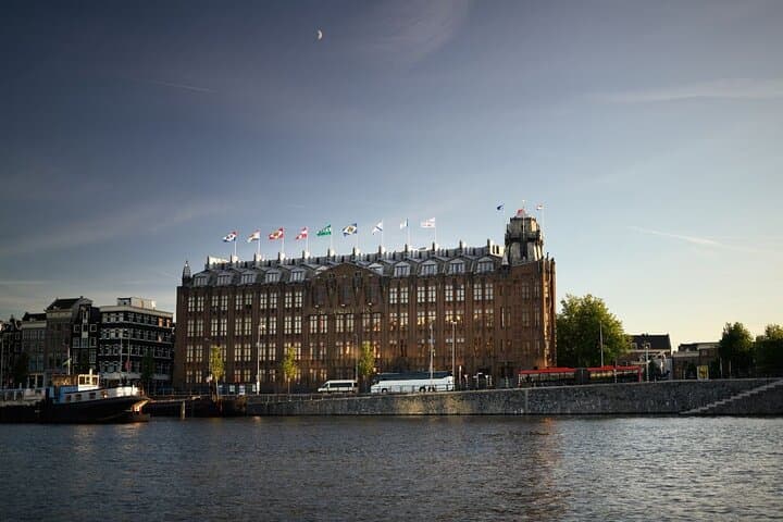 Private Amsterdam Canal Cruise with Unlimited Drinks from Central Station photo 6
