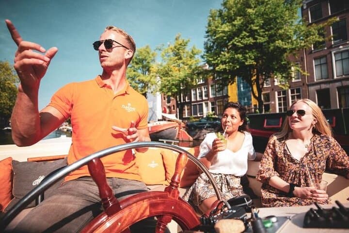 Private Amsterdam Canal Cruise with Unlimited Drinks from Central Station photo 5