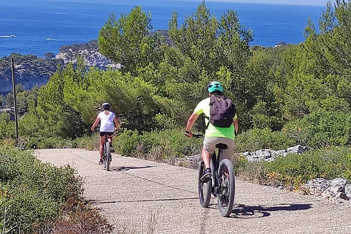 Cassis Two Calanques E‑MTB Tour — Electric Mountain Bike Ride in Calanques National Park photo 4
