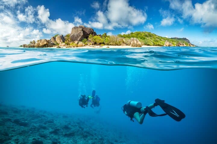 Beginner Scuba Diving in San Andrés: Intro Dive in the Sea of Seven Colors photo 4