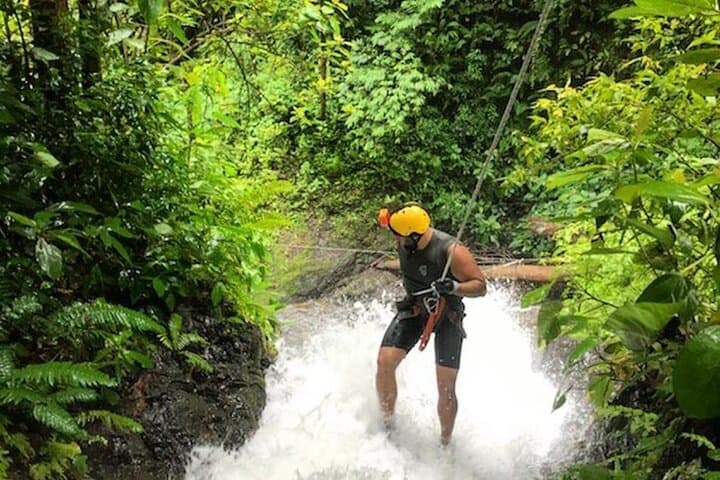 Rappel El Encanto Waterfall: Wet-and-Wild Waterfall Rappelling Near Jaco, Costa Rica photo 5
