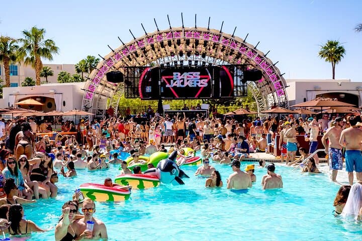 Las Vegas Rockstar Pool Party Crawl: VIP Entry & Party Bus Party Bus Tour photo 2