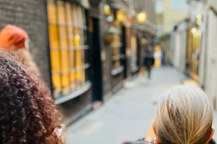 London Christmas Lights and Markets Walking Tour with Mulled Wine photo 2