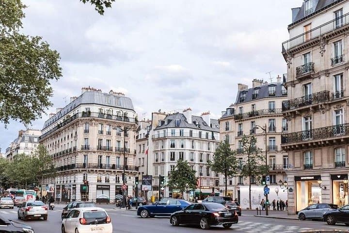 Private Le Marais Walking Tour with a Local Host — Old Paris Neighborhood Highlights photo 4