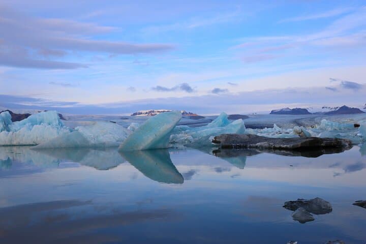 Jökulsárlón Glacier Lagoon, Diamond Beach & Blue Ice Cave Day Trip from Höfn photo 5