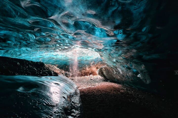 Jökulsárlón Glacier Lagoon, Diamond Beach & Blue Ice Cave Day Trip from Höfn photo 4