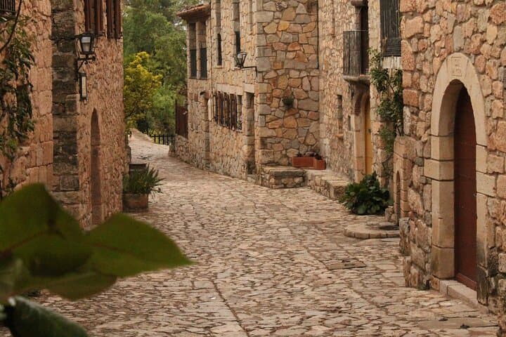 Private Transfer Barcelona to Tarragona with 2-Hour Stop in Castelldefels photo 6