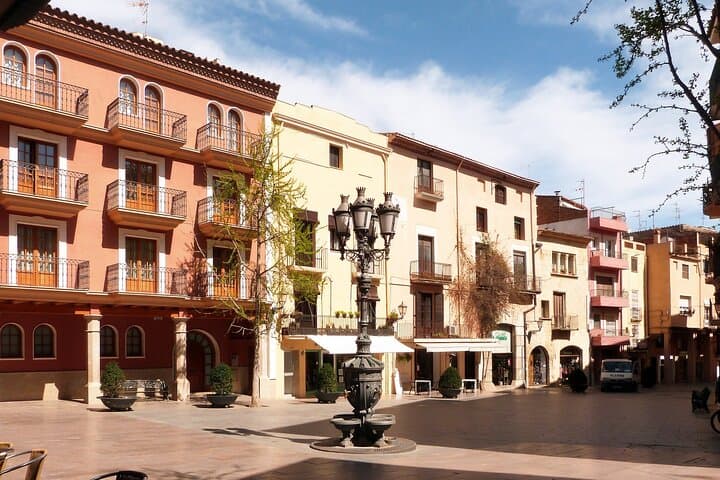 Private Transfer Barcelona to Tarragona with 2-Hour Stop in Castelldefels