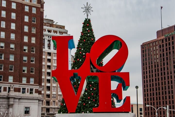Christmas Magic in Philadelphia: Private Shoofly & Holiday Cookie Walking Tour