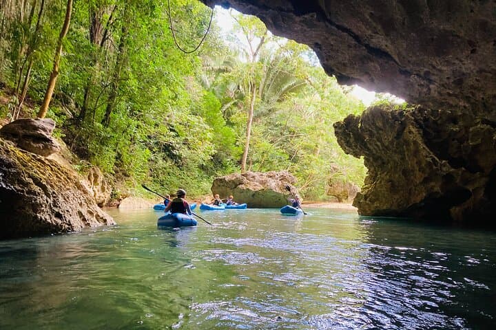 Ultimate Cave Kayaking Adventure in Belize — Paddle Nohoch Che'en Caves photo 5