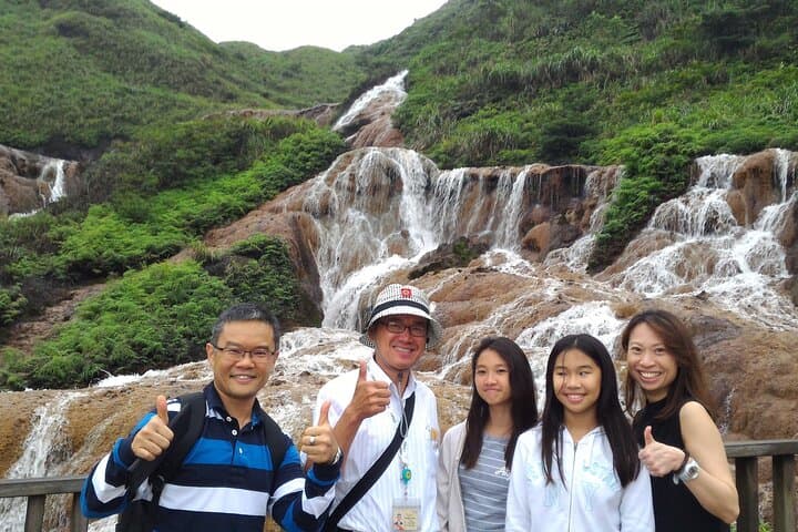 North Coast Day Trip: Yehliu Geopark, Jiufen & Shifen from Taipei photo 3