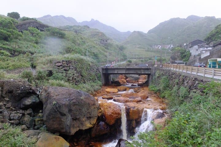 North Coast Day Trip: Yehliu Geopark, Jiufen & Shifen from Taipei photo 5