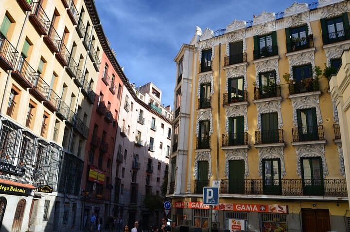 Barcelona to Madrid Private Transfer with a 2‑Hour Zaragoza Stop photo 6