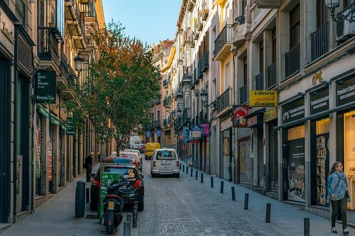 Barcelona to Madrid Private Transfer with a 2‑Hour Zaragoza Stop photo 4