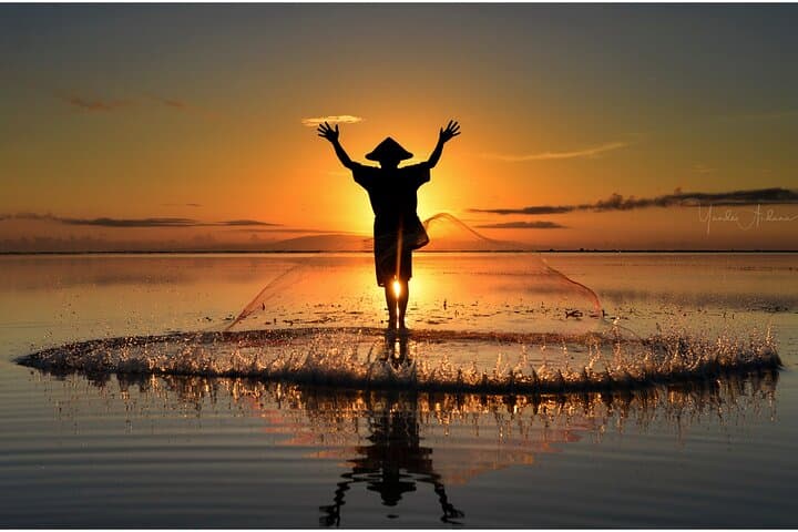 Capture Bali's Sunrise: A Fisherman's Tour