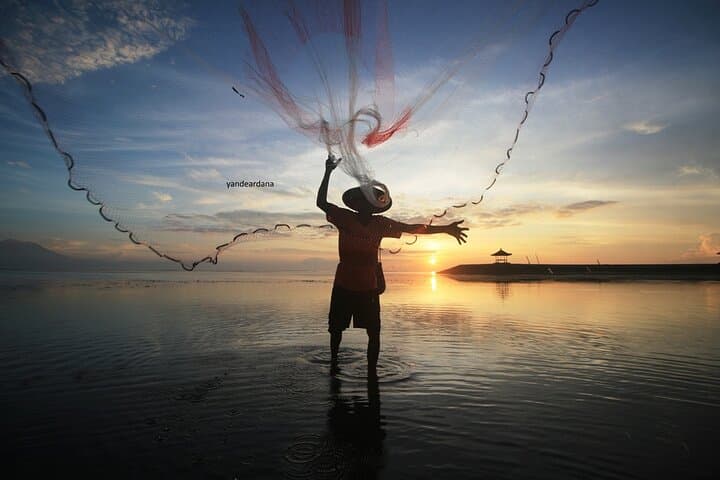 Capture Bali's Sunrise: A Fisherman's Tour photo 2