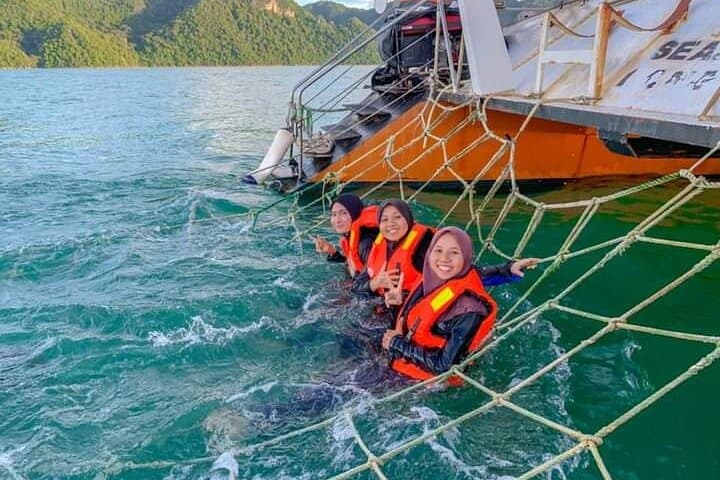 Langkawi Sunset Cruise: Saltwater Jacuzzi, BBQ & Island Views photo 3