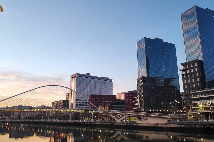 Private Transfer from Barcelona to Bilbao with a 2-Hour Cultural Stop in Zaragoza photo 1