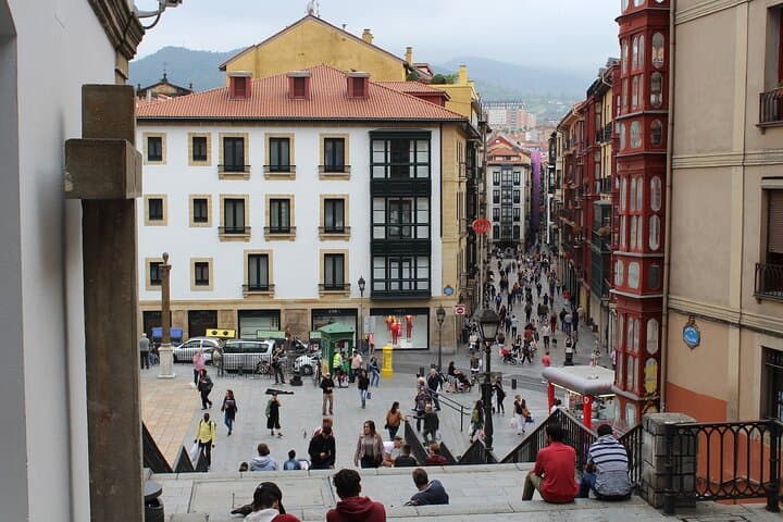Private Transfer from Barcelona to Bilbao with a 2-Hour Cultural Stop in Zaragoza photo 4