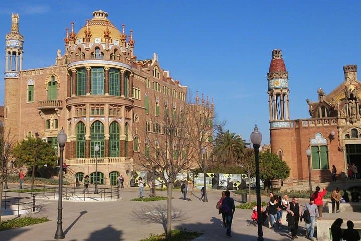 Bilbao to Barcelona Private Transfer with 2-Hour Zaragoza Stop at Basilica del Pilar photo 2