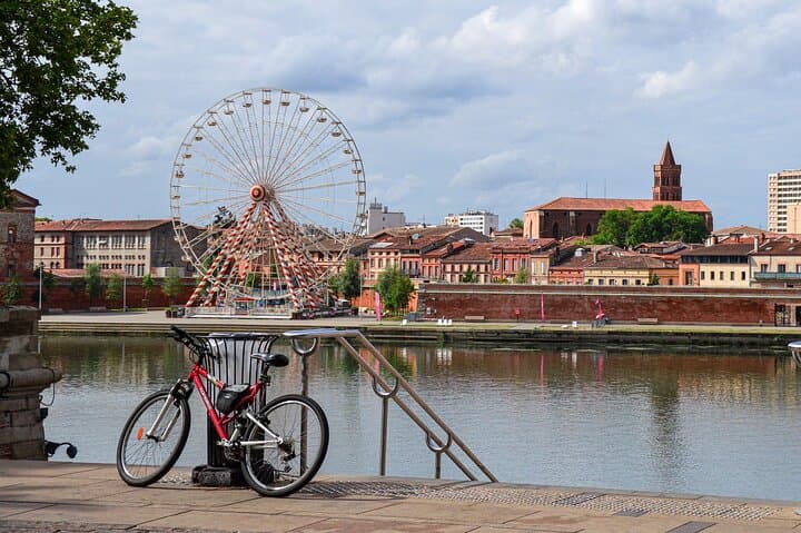 Barcelona to Toulouse Private Transfer with 2-Hour Stop in Girona photo 5