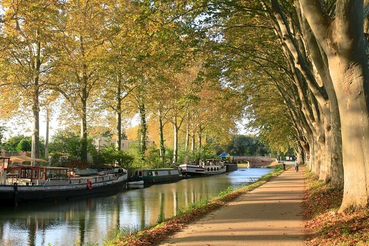 Barcelona to Toulouse Private Transfer with 2-Hour Stop in Girona photo 4