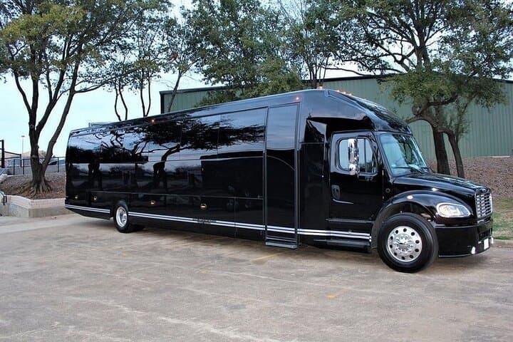 Executive Private Mini-Bus Tour of Washington DC — Day & Night Custom Tours