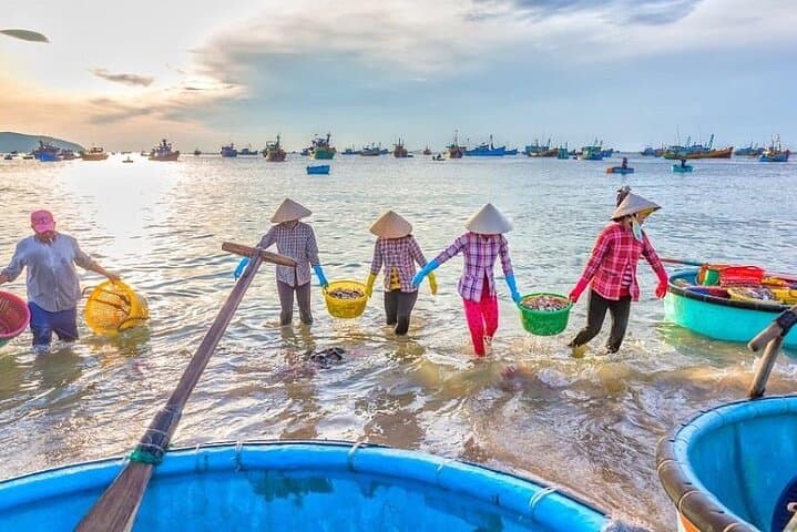 Mui Ne Day Trip from Nha Trang: White & Red Sand Dunes Guide photo 2