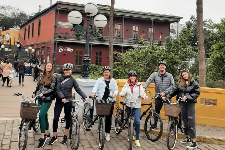 Bike Tour Lima: Oceanfront Ride Through Miraflores & Barranco photo 4