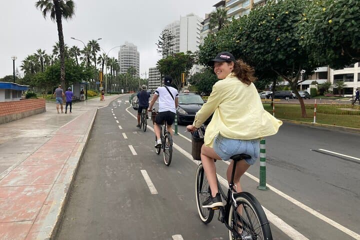 Bike Tour Lima: Oceanfront Ride Through Miraflores & Barranco photo 5