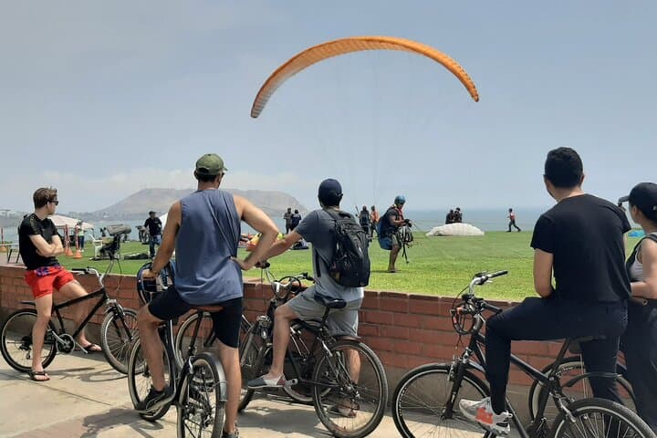 Bike Tour Lima: Oceanfront Ride Through Miraflores & Barranco photo 6