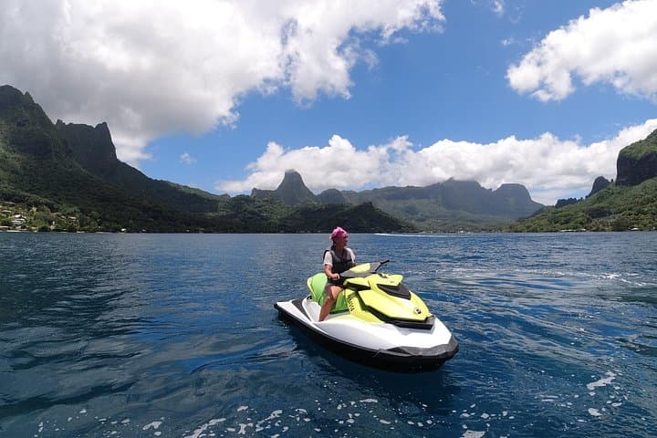 Moorea 2-Hour Jet Ski Tour — Cook's Bay, Opunohu & Stingray Snorkel photo 4