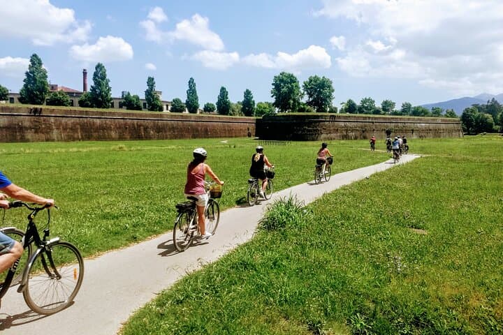 E-Bike Lucca: Ride the Renaissance Walls and Tuscan Hills photo 6