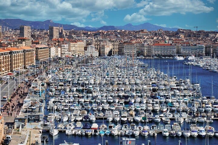 Lyon to Marseille Private Transfer with 2-Hour Saint-Étienne Stop photo 6