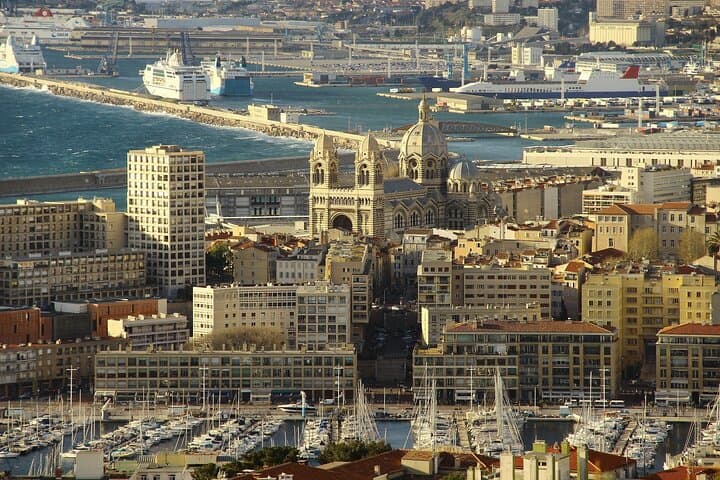 Lyon to Marseille Private Transfer with 2-Hour Saint-Étienne Stop photo 5