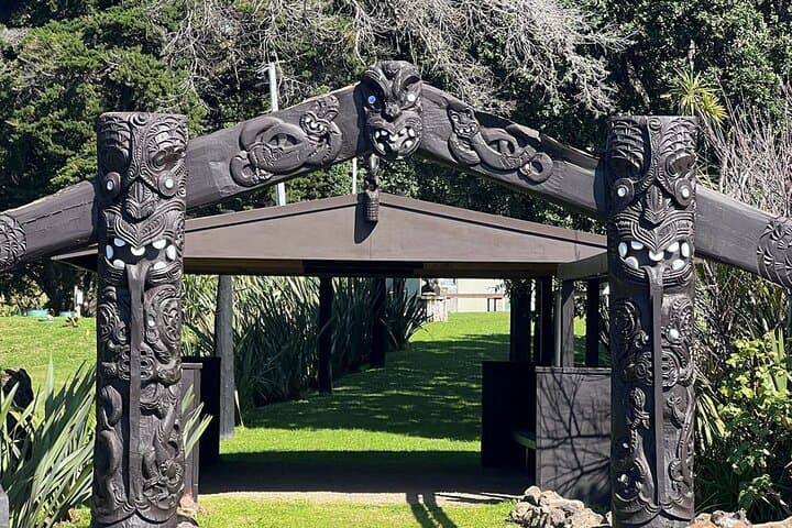Waiheke Island Private History and Heritage Tour — Māori Cultural Walk & Scenic Bays