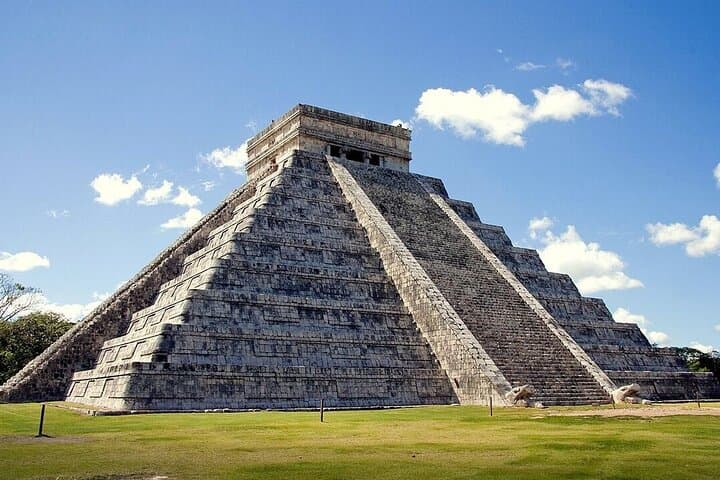 Chichén Itzá, Ik Kil & Hubiku: Full-Day Cenotes and Colonial Valladolid from Cancún