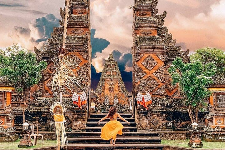 All-Inclusive Ubud Day Tour: Monkey Forest, Tegalalang & Tegenungan Waterfall photo 3