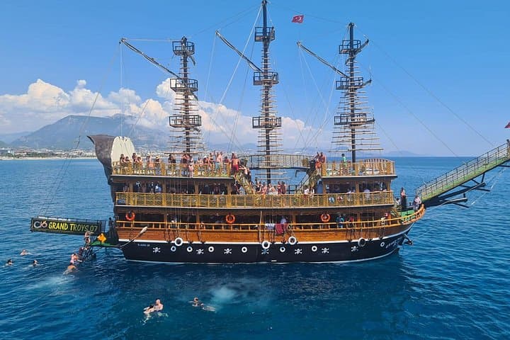 All-Inclusive Pirate Boat Trip in Alanya — Cleopatra Beach & Caves