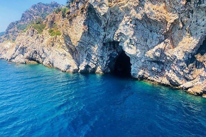 All-Inclusive Pirate Boat Trip in Alanya — Cleopatra Beach & Caves photo 2