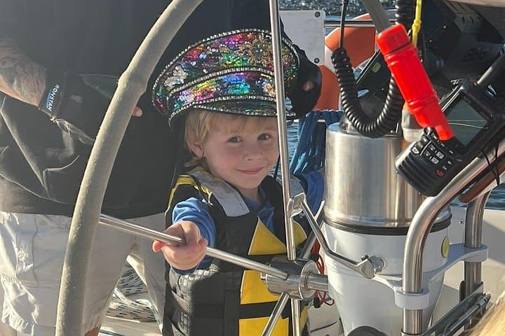 Private 2-Hour Sailing in San Diego Bay — Champagne, Sea Lions & Skyline Views photo 4