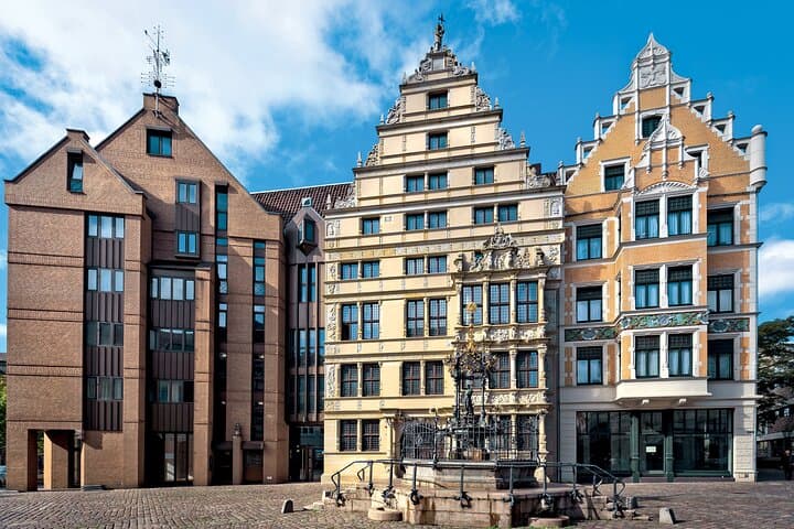 Hanover Old Town Walking Tour — Leineschloss, Half-Timbered Alleys & Aegidienkirche photo 5