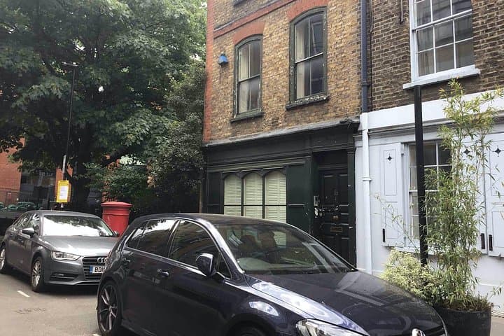 Angels of Postman's Park — Private Guided Walking Tour of Victorian Heroism photo 4