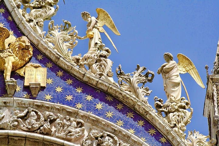Afternoon in Venice: Saint Mark's Basilica Tour and Classic Gondola Ride photo 5